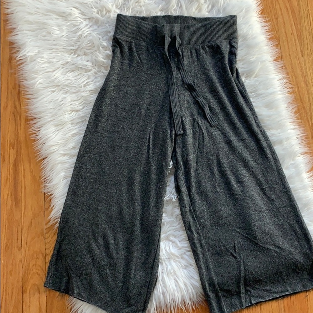 Lounge capris wide leg sz S